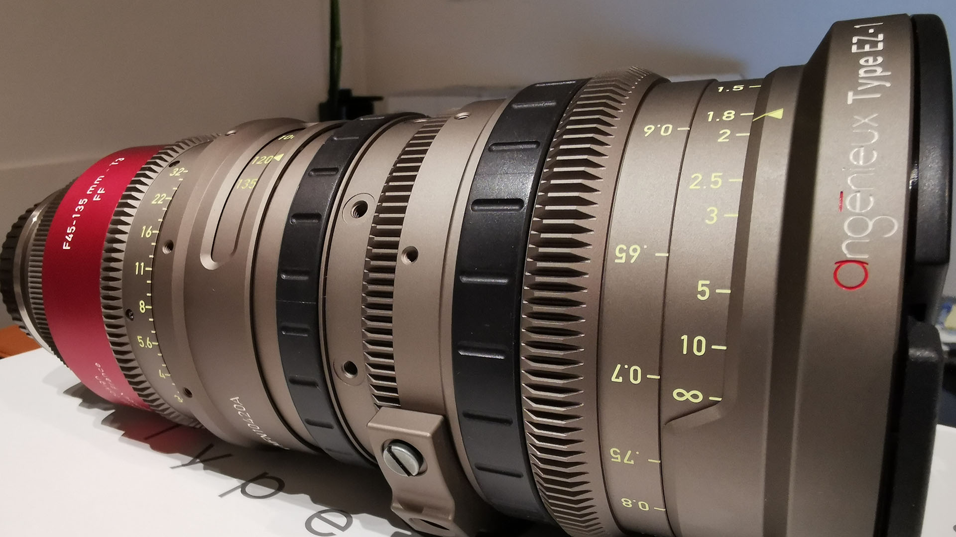 Zooms Angenieux EZ